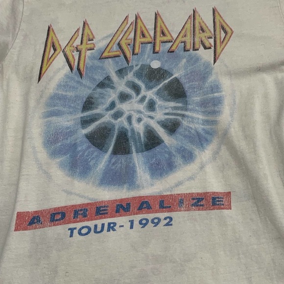 MENS MODERN DEF LEPPARD ADRENALIZE 1982 TOUR BAND TEE SIZE MEDIUM VINTAGE LOOK - Picture 2 of 4